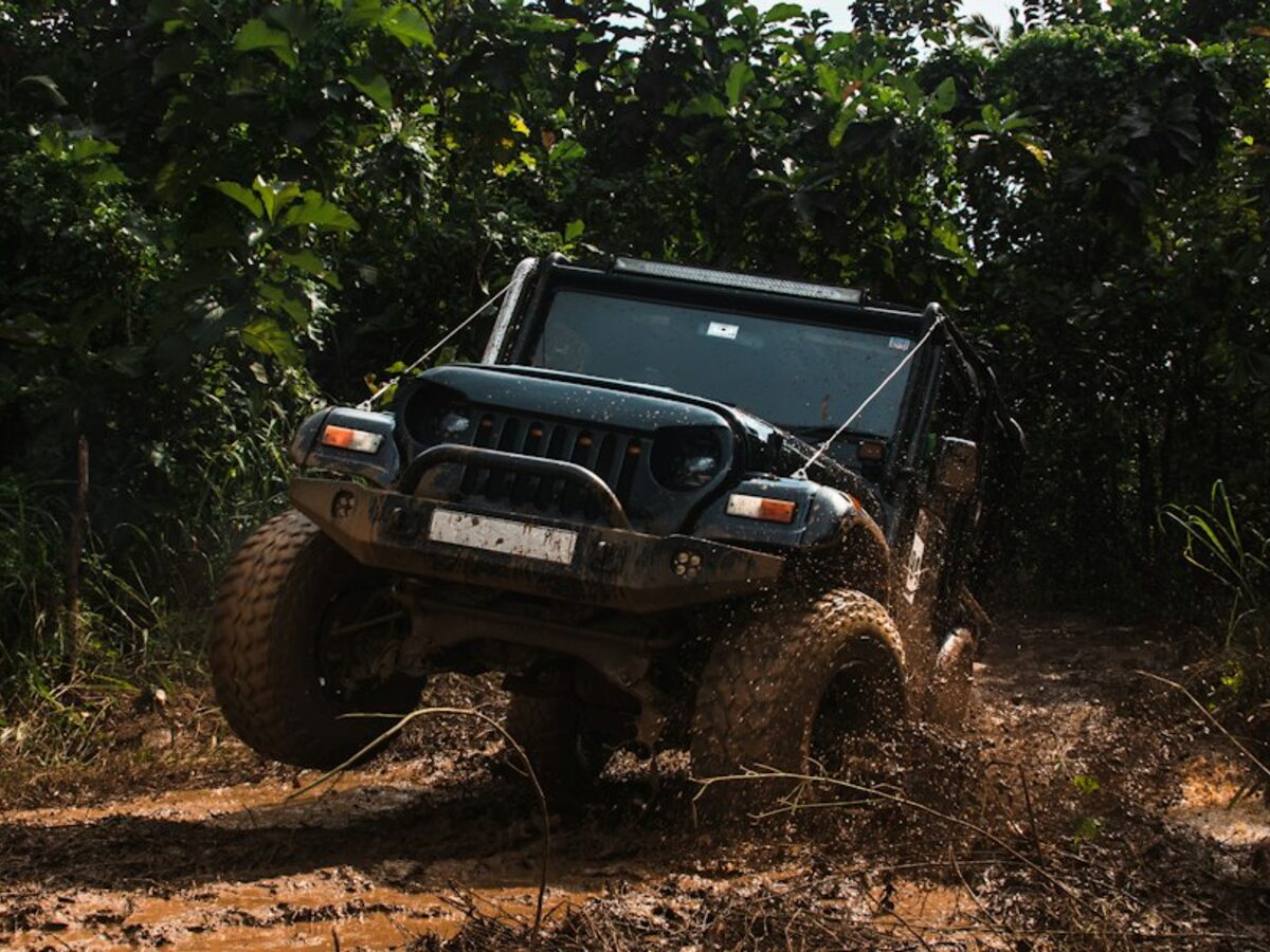 Off-road 4x4 — valleys and tracks