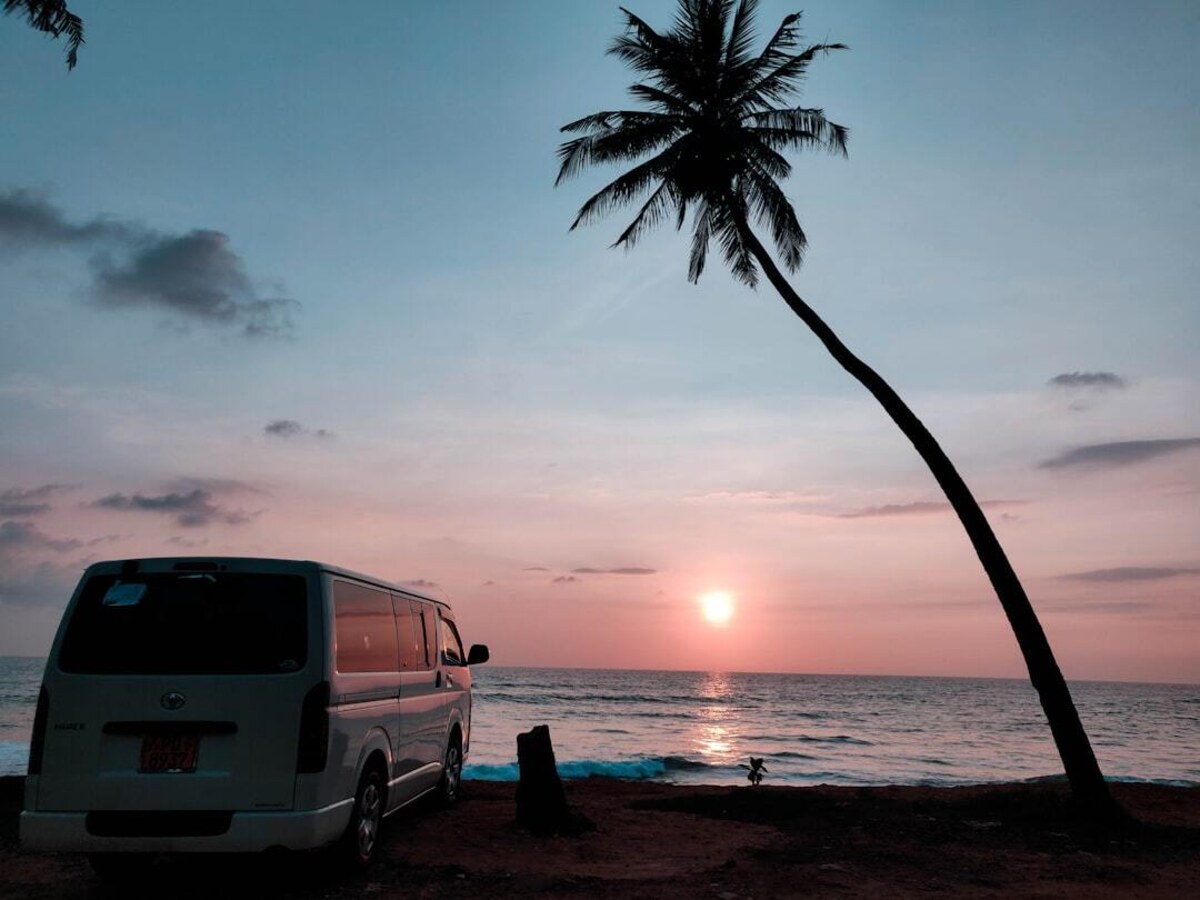 7-seat van — groups and families